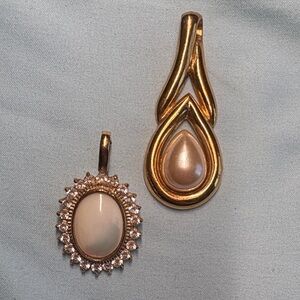 Vintage Gold Tone and Gemstone Pendant Set
